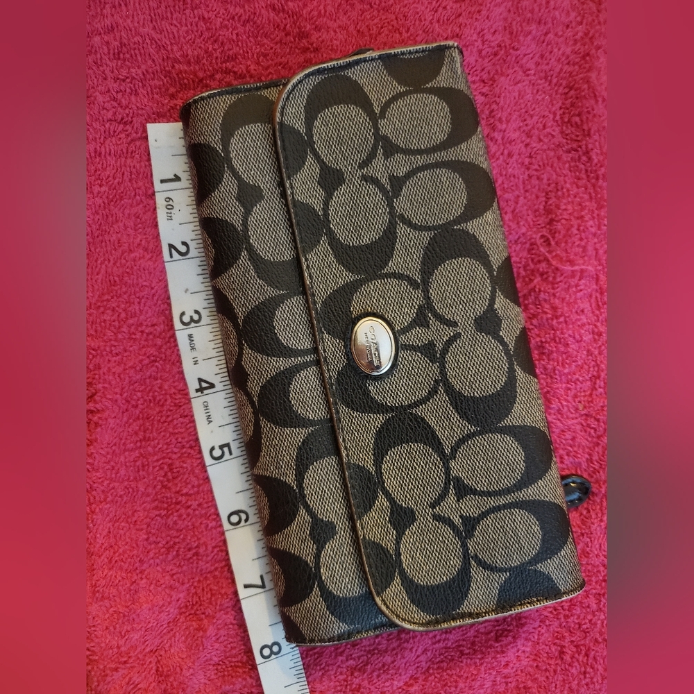 Coach Wallet - Picture 11 of 12